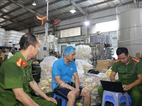 Dầu ăn 'bẩn' - trách nhiệm không thể 'trôi' theo dầu
