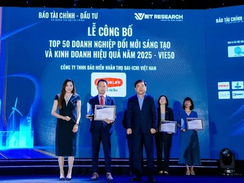 Doanh nghiệp bảo hiểm nhận 3 giải thưởng tại Vietnam Summit 2025