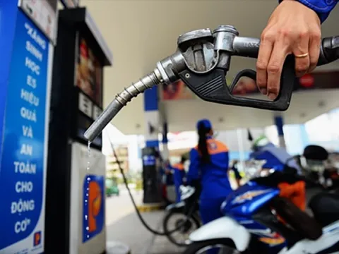 Giá xăng dầu đồng loạt giảm mạnh