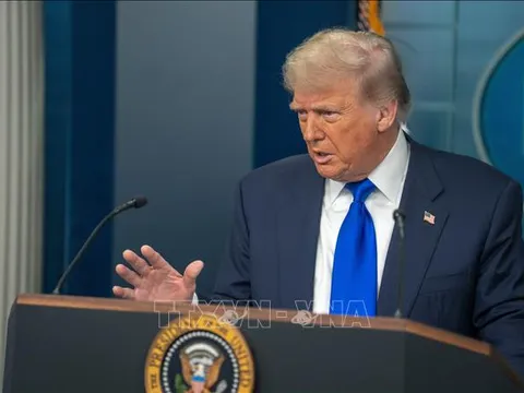 Tổng thống Donald Trump khẳng định không lùi thời hạn áp thuế quan
