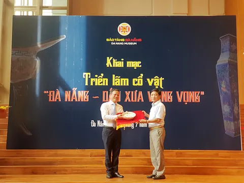 Bảo tàng Đà Nẵng tiếp nhận gần 100 cổ vật hiến tặng
