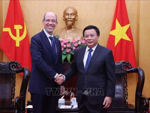 Hợp tác ứng dụng AI, dữ liệu lớn trong đào tạo cán bộ lãnh đạo, quản lý và nghiên cứu tư vấn chính sách