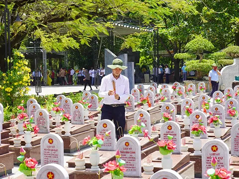 Cảng Đà Nẵng tham gia hành trình về nguồn của VIMC tại Quảng Trị