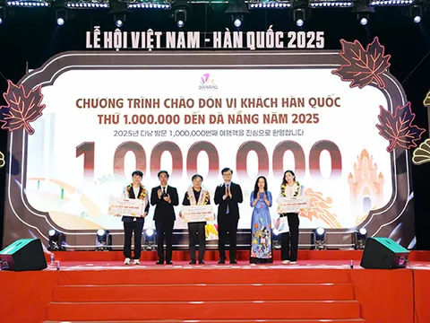Đà Nẵng chào đón vị khách Hàn Quốc thứ 1 triệu trong năm 2025
