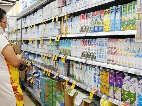 Mập mờ sữa tươi và sữa hoàn nguyên, ai bảo vệ người tiêu dùng?