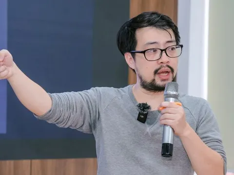 Chuyên gia trí tuệ nhân tạo: ‘Dùng AI để kích hoạt, không phải để thay thế trí óc’