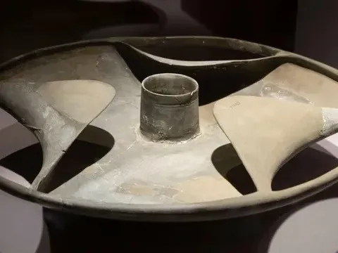 Bí ẩn chiếc bát đá tinh xảo trong mộ vị quan Ai Cập cổ đại