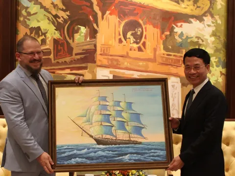 Chủ tịch Qualcomm: Việt Nam là trung tâm AI và R&D toàn cầu của tập đoàn