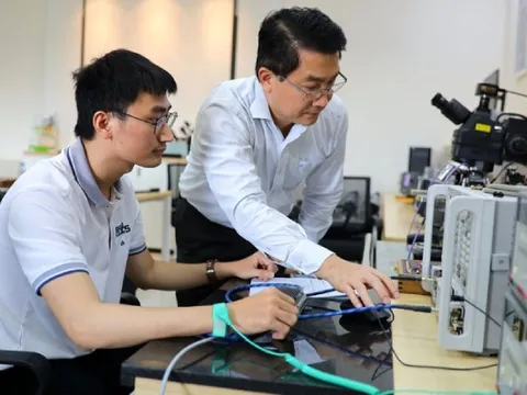 Thầy cô phải là tấm gương đổi mới trong kỷ nguyên AI