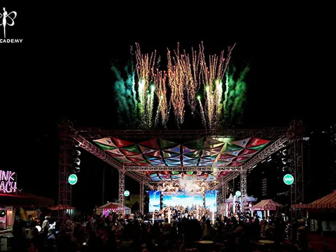 Sức thu hút của Pink Beach - sân khấu ngoài trời duy nhất tại Đà Nẵng