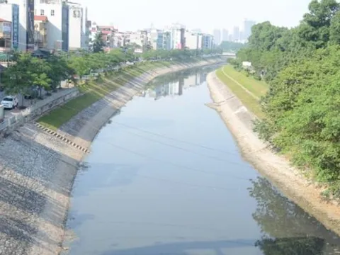 Sông Tô Lịch đón dòng nước sạch, kỳ vọng hồi sinh bền vững