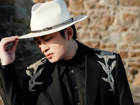 Tùng Dương đắt show dịp A80, tiết lộ về đĩa than sắp ra mắt