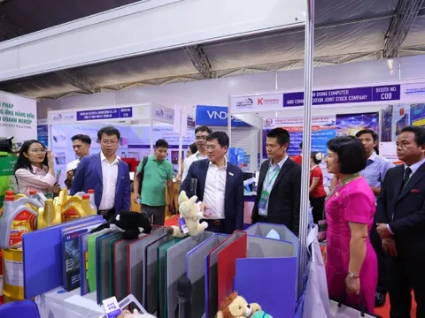 Vượt điểm nghẽn thể chế để công nghiệp Việt Nam 'cất cánh'