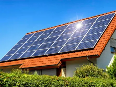 Hướng dẫn chi tiết đăng ký lắp điện mặt trời mái nhà tự dùng với EVN 