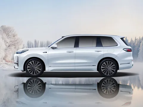 SUV PHEV dài hơn 5,2 mét, nội thất sang chảnh, giá ngang Toyota Yaris Cross