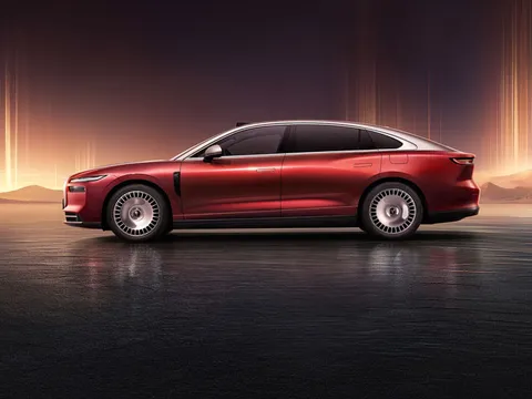 Xe sedan thiết kế sang chảnh, công suất 657 mã lực, siêu tiết kiệm xăng, giá hấp dẫn