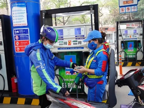 Xăng dầu đồng loạt tăng giá