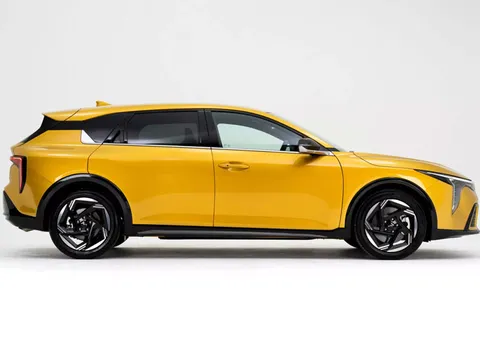 Kia K4 Hatchback ra mắt, giá hơn 920 triệu đồng, ‘đe nẹt’ Volkswagen Golf