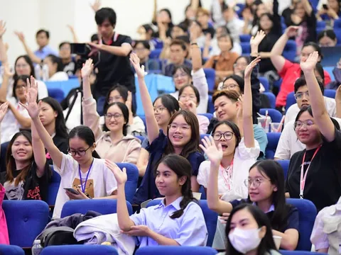 Tập huấn kỹ năng bán hàng và chuyển đổi số cho hộ kinh doanh