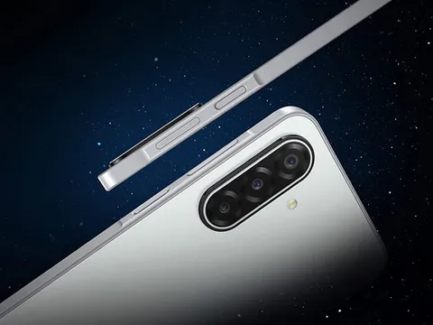 Samsung giới thiệu smartphone chống nước, RAM 8 GB, giá bán cực bất ngờ