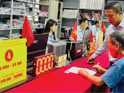 TP Huế đẩy mạnh chi trả bảo hiểm xã hội không dùng tiền mặt