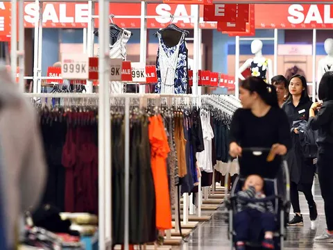 Vượt qua áp lực chi tiêu cuối năm