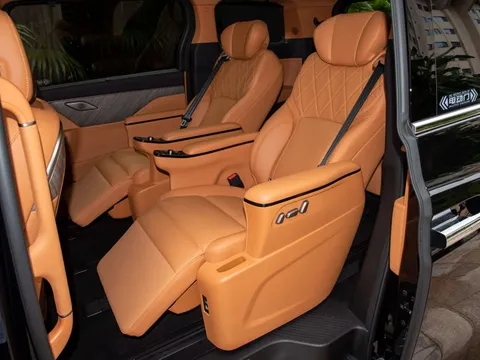 'Chuyên cơ mặt đất' công suất 454 mã lực, nội thất sang chảnh, giá hơn 1 tỷ đồng