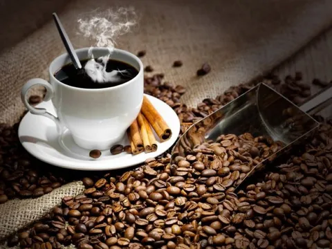 Giá nông sản ngày 17/10/2025: Cà phê tăng, hồ tiêu đi ngang