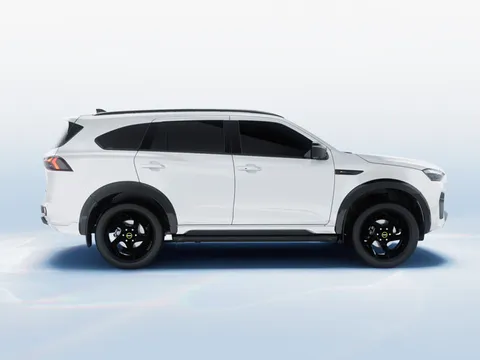 Đối thủ của Toyota Fortuner trình làng, giá gần 960 triệu đồng