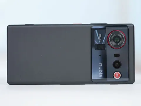 Smartphone chuyên nhiếp ảnh, cấu hình ‘siêu khủng’, giá hơn 18 triệu, so kè với iPhone 17 Pro