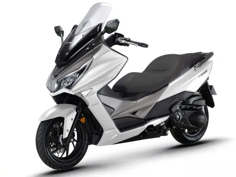 Xe tay ga 249cc, phanh ABS 2 kênh, giá hơn 59 triệu đồng