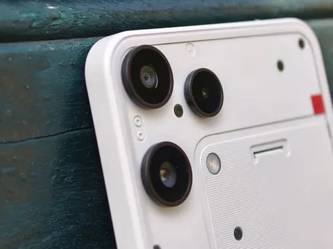 Smartphone chống nước, cấu hình tốt, thiết kế độc đáo, giá gần 8 triệu đồng